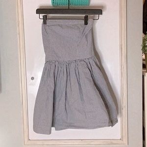 Abercrombie & Fitch navy blue and white mini dress. Checkered. Size medium